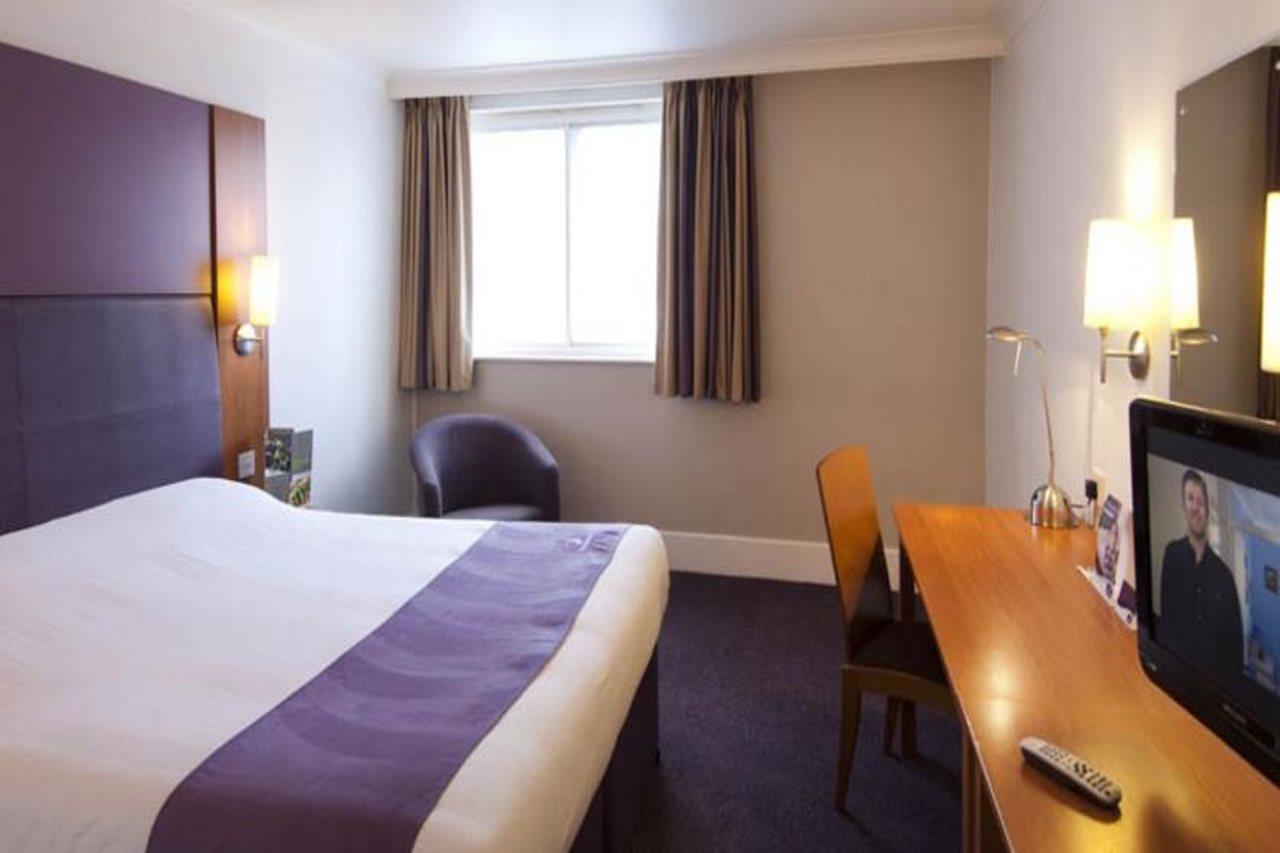 Premier Inn Bristol Filton Eksteriør billede