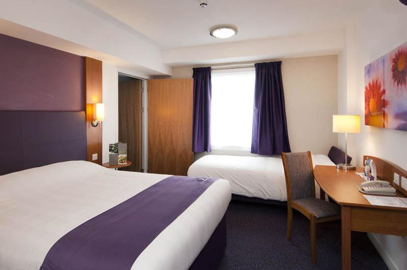 Premier Inn Bristol Filton Eksteriør billede